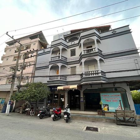 Room101 In Wanna Apartment Pattaya Buitenkant foto
