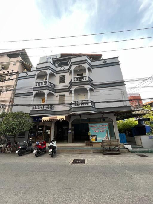 Room101 In Wanna Apartment Pattaya Buitenkant foto